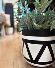 Aztec Pot Black | Planter