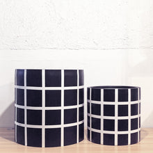 GRID CYLINDER POT BLACK | PLANTER