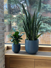 ESSENTIAL POT FRENCH NAVY | PLANTER