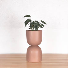 HOURGLASS DOUBLE STACKED POT | PLANTER