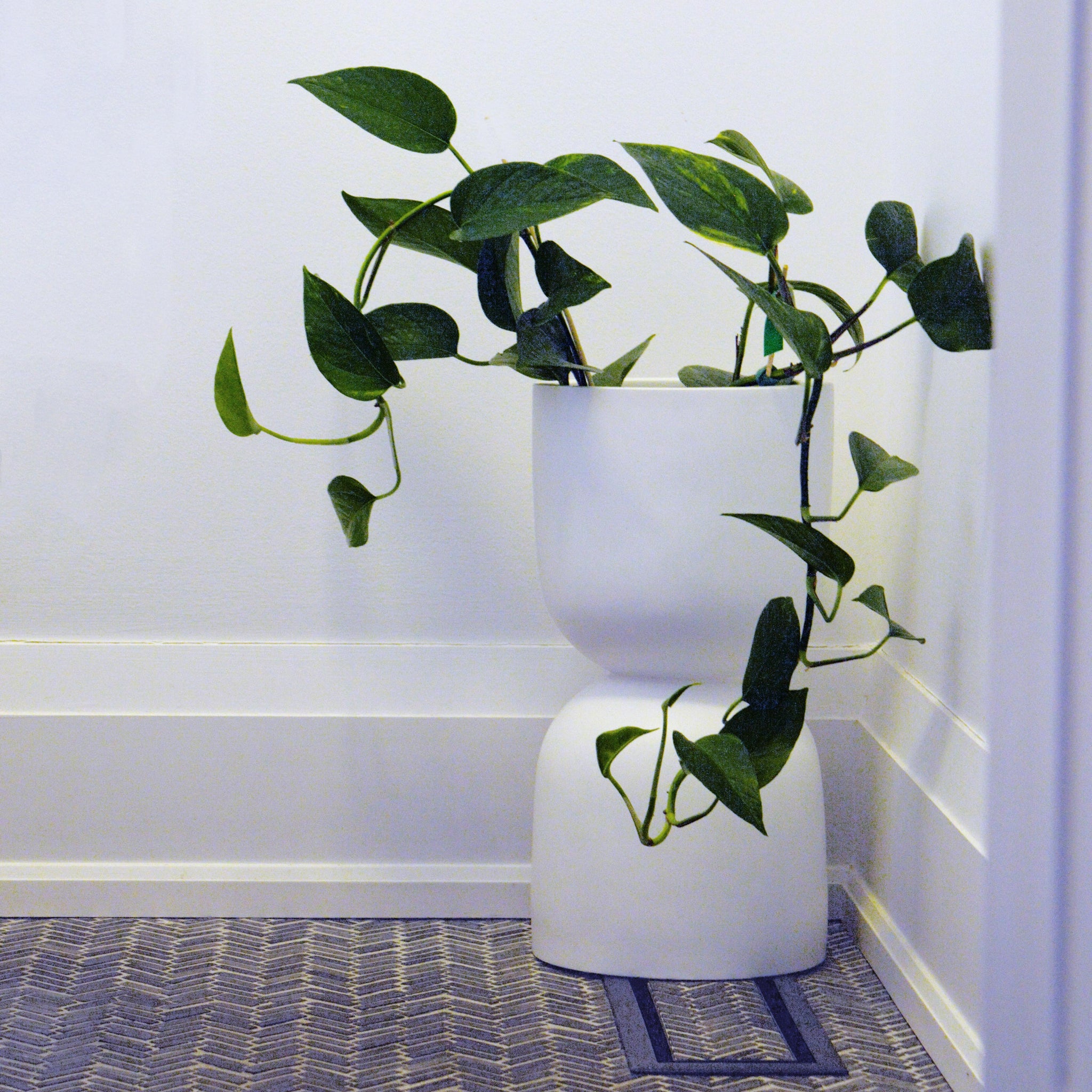 raw earth plant stand pot Hourglass Planter